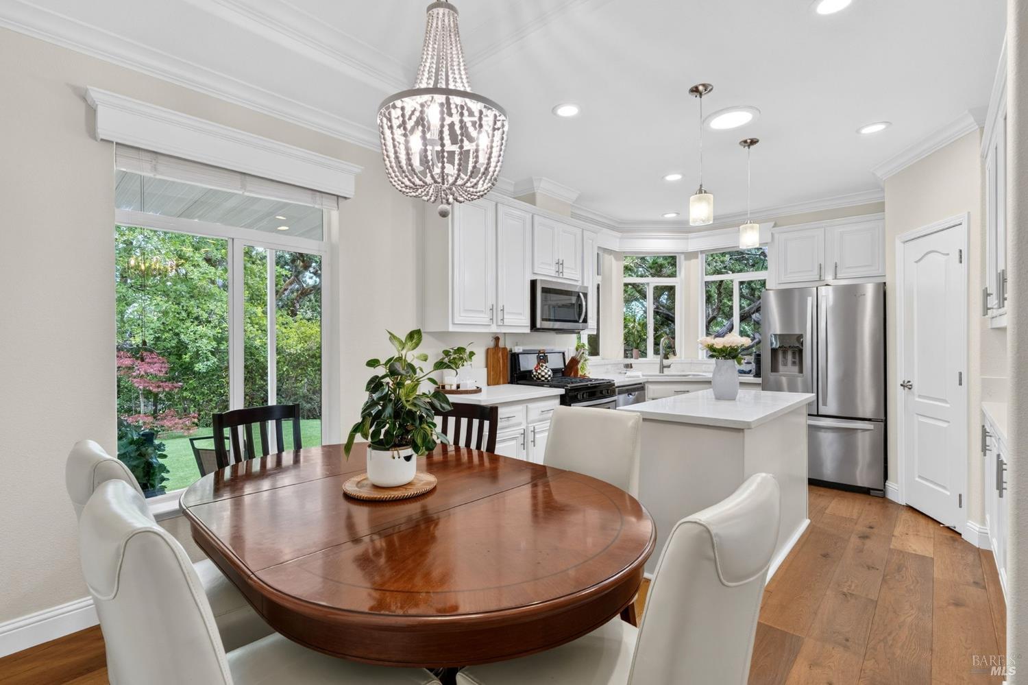 32 Springhill Court Santa Rosa, CA 95409 - Photo 4 of 46 Dining area, right off the kitchen with backyard views