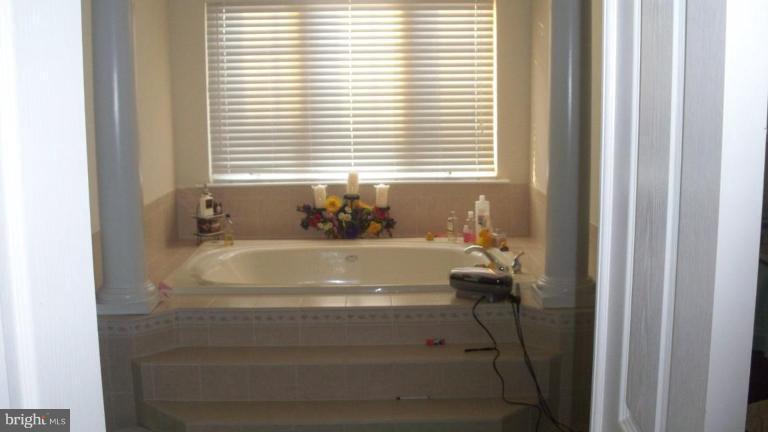 8100 Dotty Road Rosedale, MD 21237 - Photo 11 of 20 jacuzzi