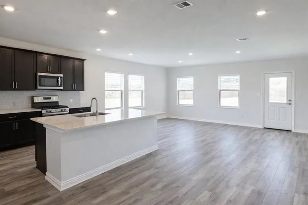 $2,195 | 600 Cedar Springs Drive, Princeton, TX 75407