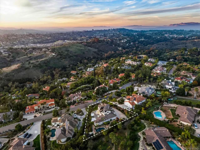 $1,949,000 | 2464 Canyon Creek Road, Escondido, CA 92025