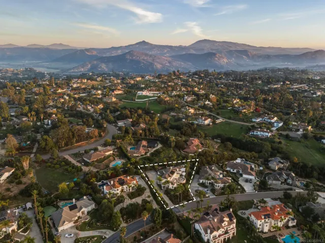$1,949,000 | 2464 Canyon Creek Road, Escondido, CA 92025