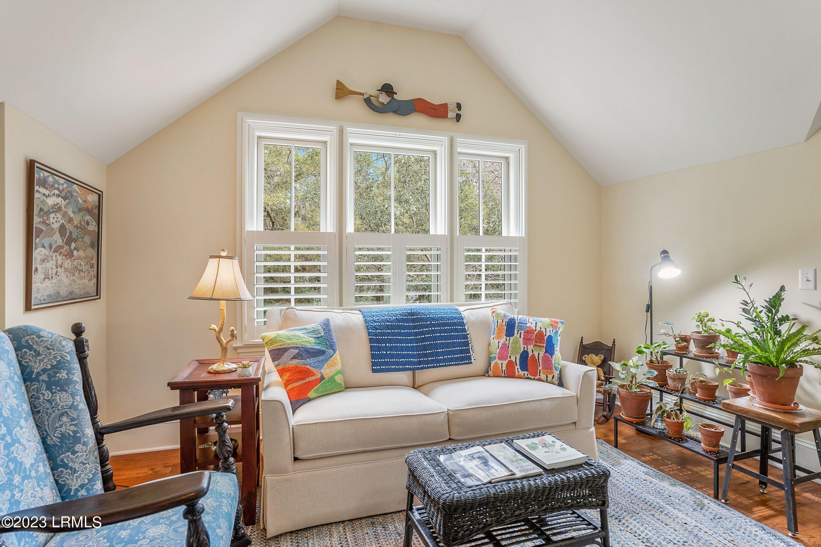 17 Newpoint Road Beaufort, SC 29907 - Photo 28 of 47 27