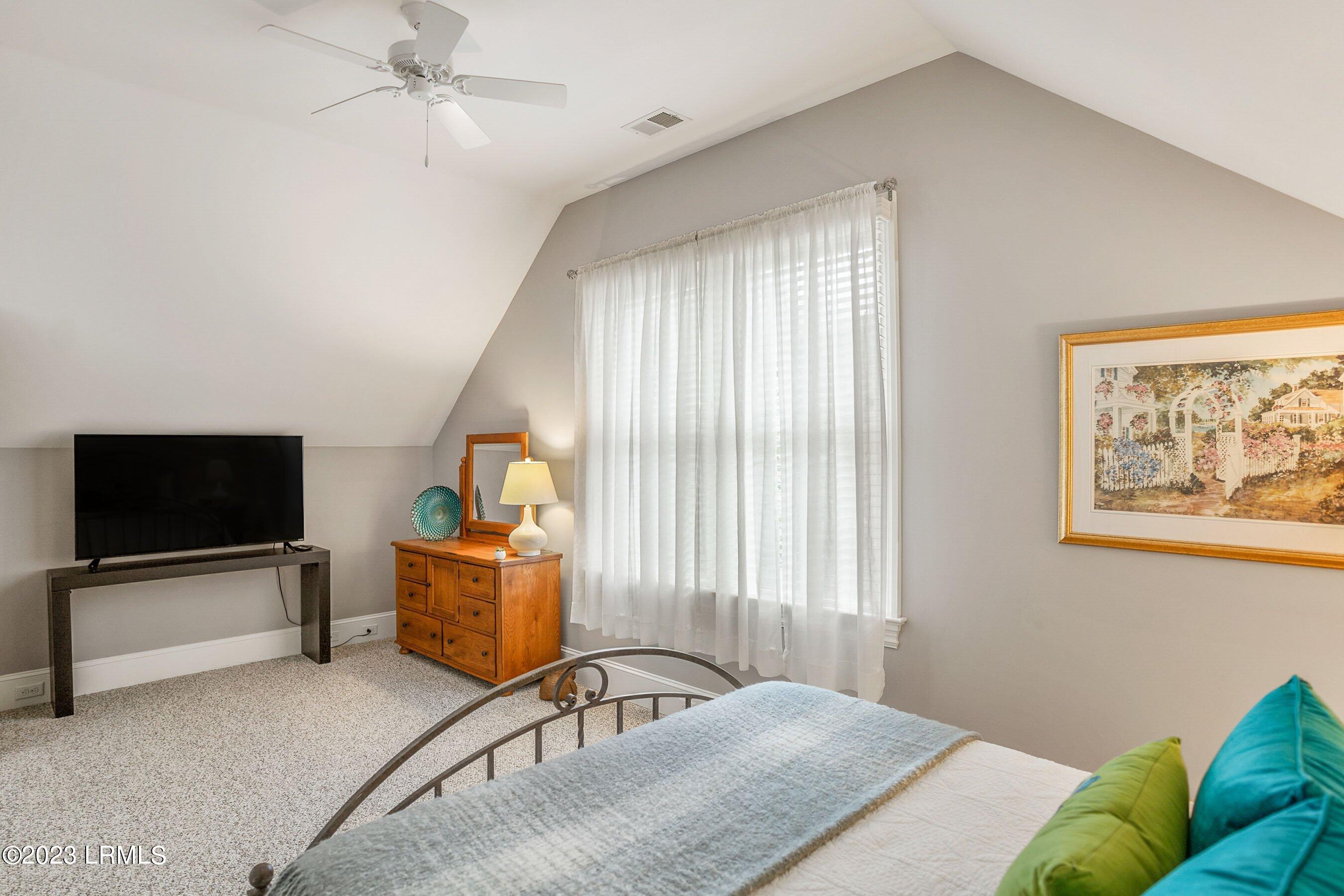 17 Newpoint Road Beaufort, SC 29907 - Photo 31 of 47 30