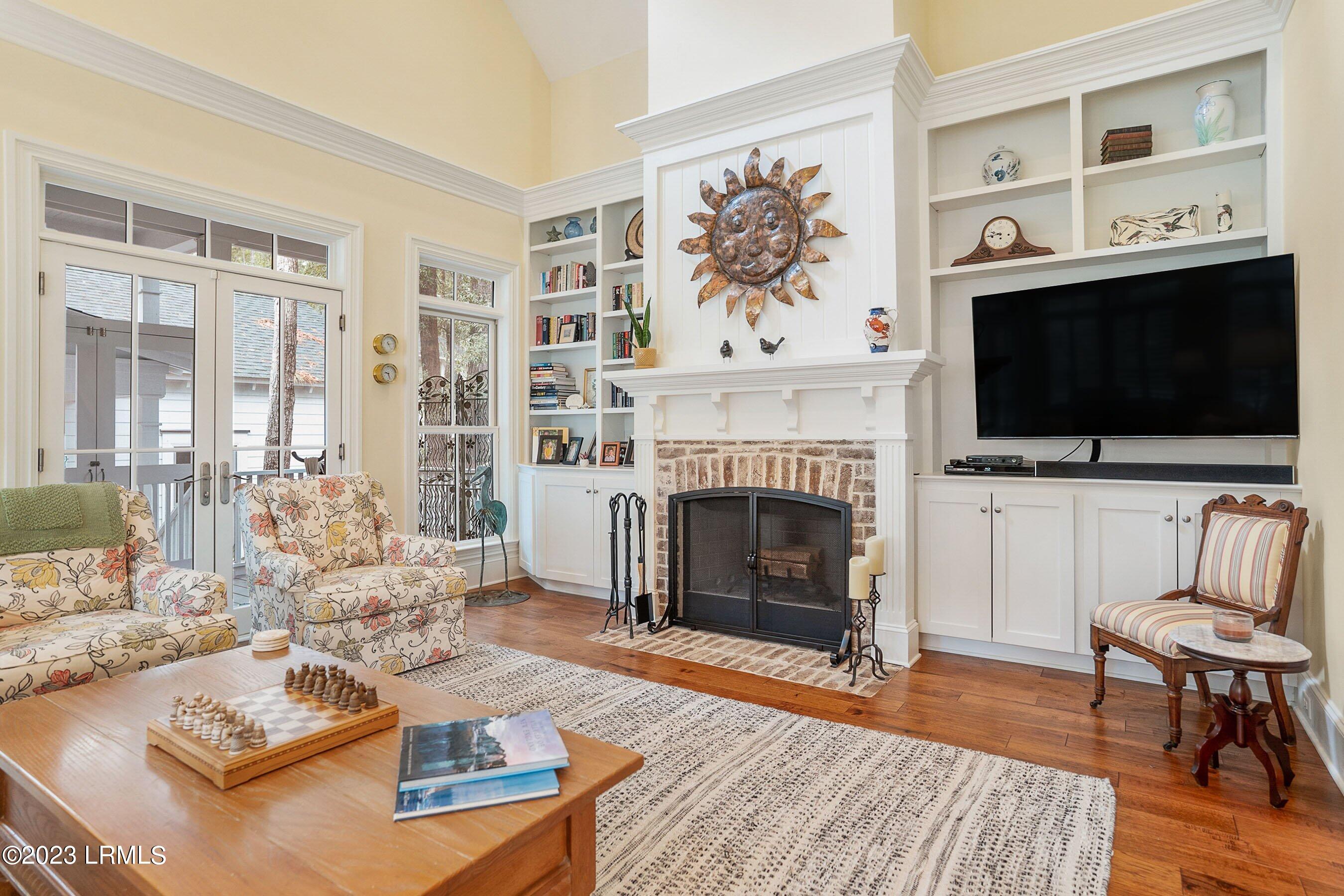 17 Newpoint Road Beaufort, SC 29907 - Photo 9 of 47 9