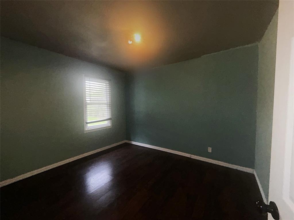 1031 Wade Hampton Street Benbrook, TX 76126 - Photo 6 of 20