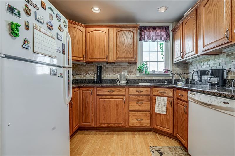 4126 Beehner Road Pittsburgh, PA 15217 - Photo 11 of 25 Gallery Image 11