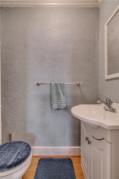4126 Beehner Road Pittsburgh, PA 15217 - Photo 14 of 25 Gallery Image 14