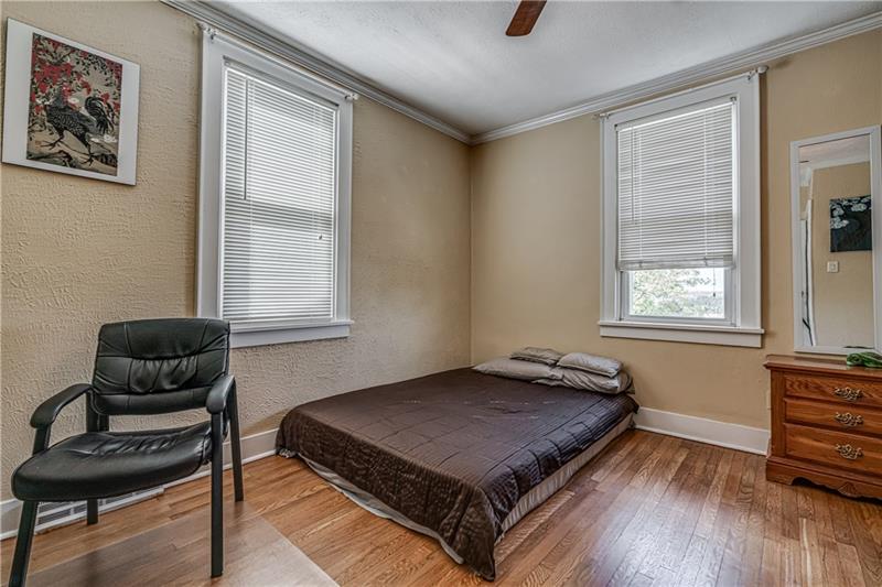4126 Beehner Road Pittsburgh, PA 15217 - Photo 17 of 25 Gallery Image 17
