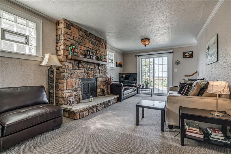 4126 Beehner Road Pittsburgh, PA 15217 - Photo 4 of 25 Gallery Image 4