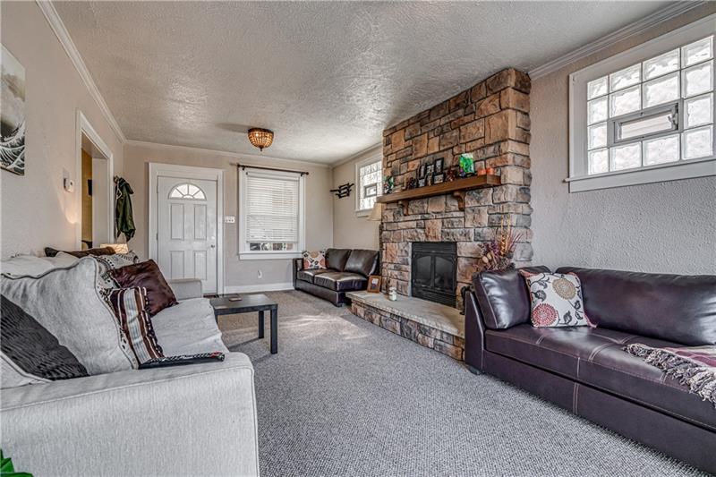 4126 Beehner Road Pittsburgh, PA 15217 - Photo 6 of 25 Gallery Image 6