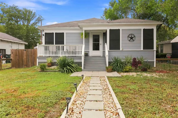 $269,999 | 505 Lee Street, Smithville, TX 78957