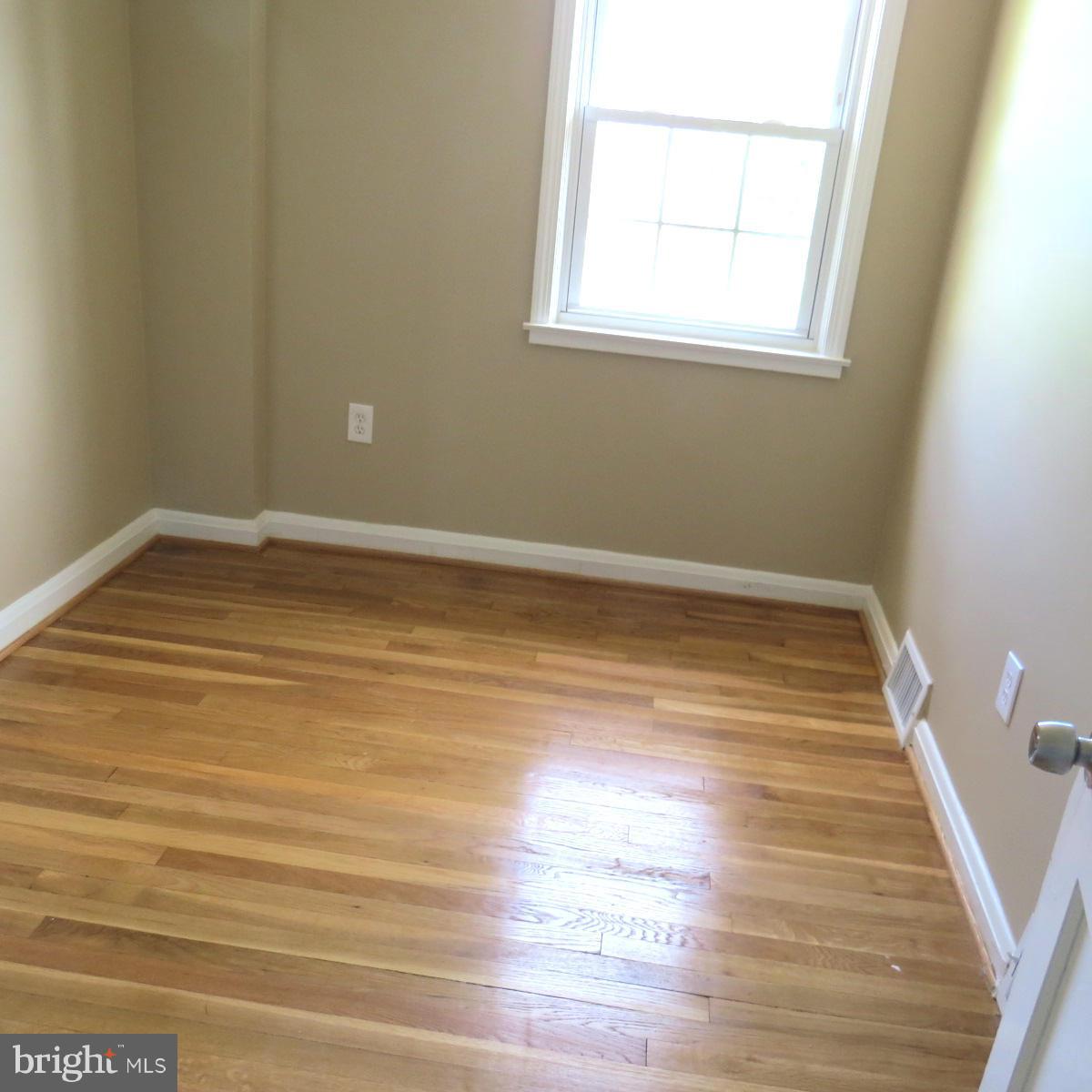 1450 Cedarcroft Road Baltimore, MD 21239 - Photo 16 of 29 Bedroom