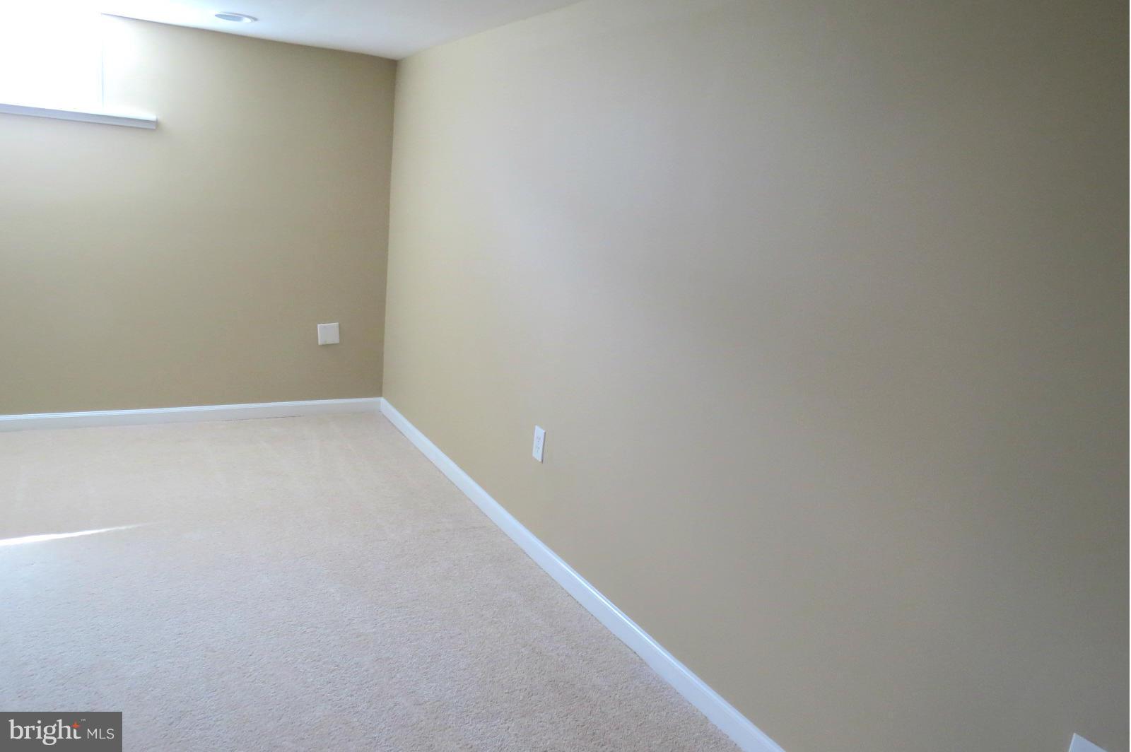 1450 Cedarcroft Road Baltimore, MD 21239 - Photo 19 of 29 Family Room