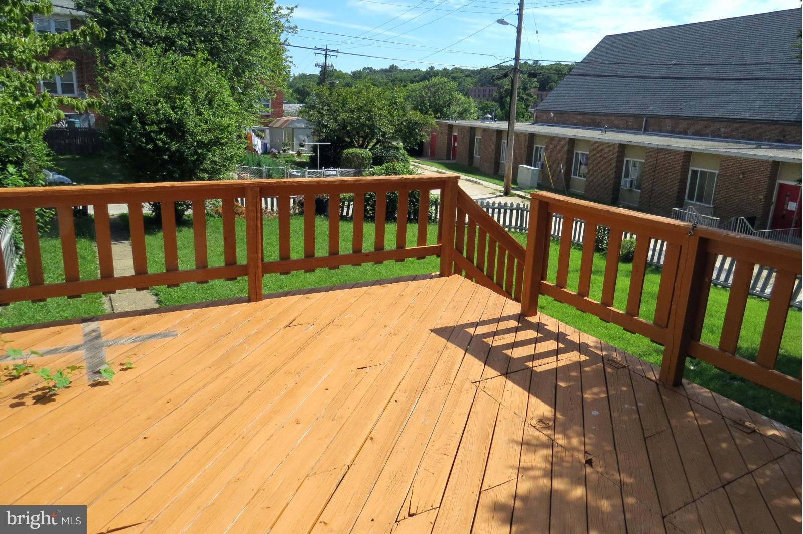 1450 Cedarcroft Road Baltimore, MD 21239 - Photo 26 of 29 Deck