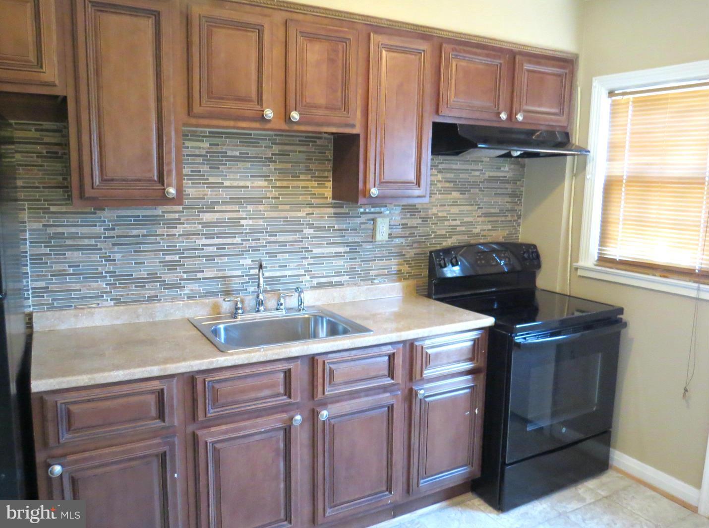 1450 Cedarcroft Road Baltimore, MD 21239 - Photo 6 of 29 Kitchen
