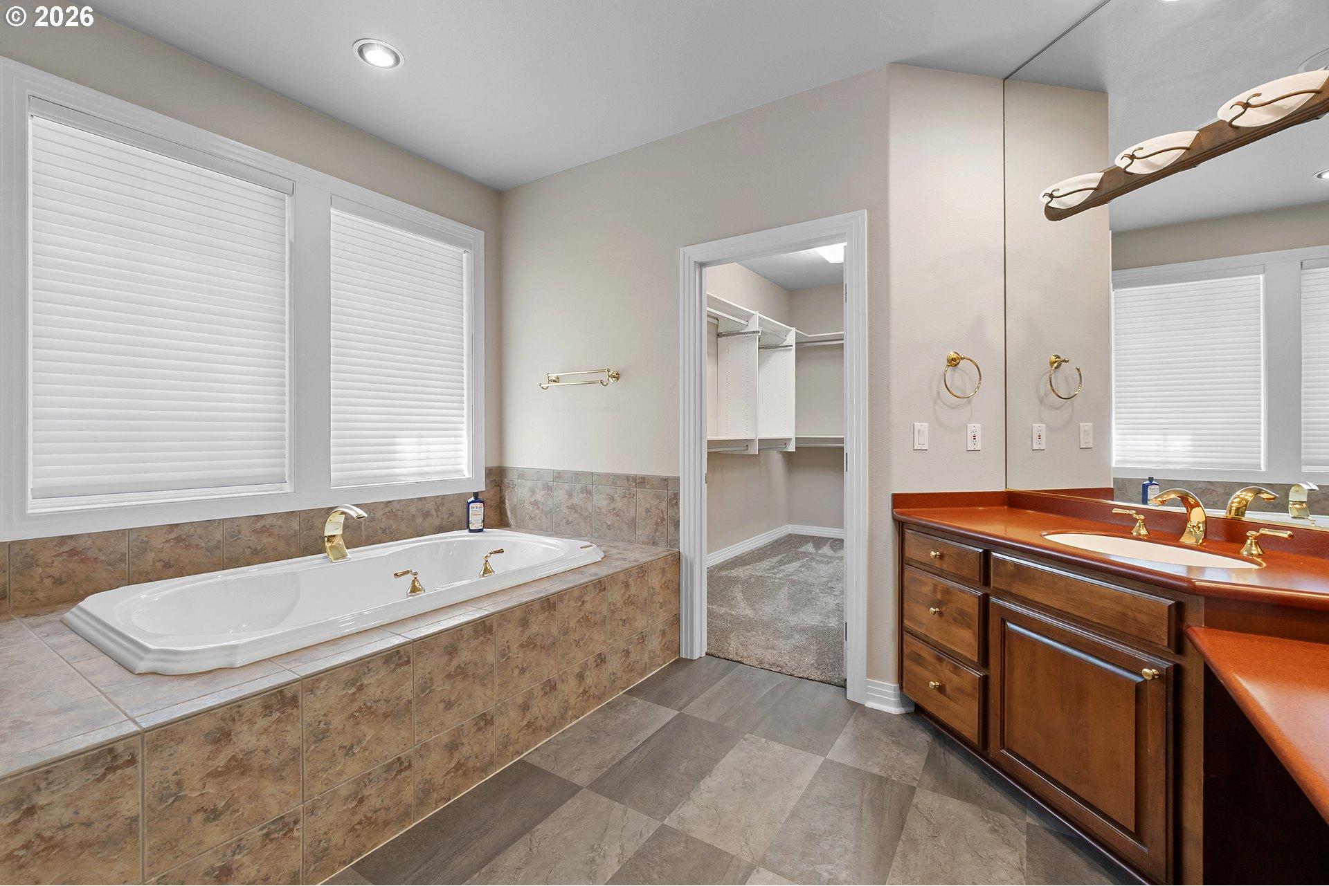 4306 Southeast Augusta Loop Gresham, OR 97080 - Photo 24 of 46 Gallery Image 24