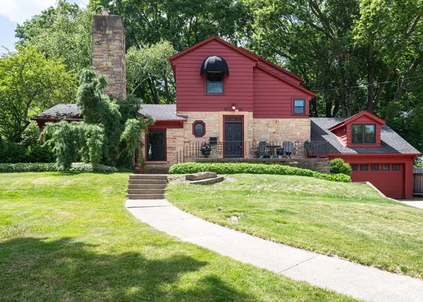 $675,000 | 341 South Kane Street, Burlington, WI 53105