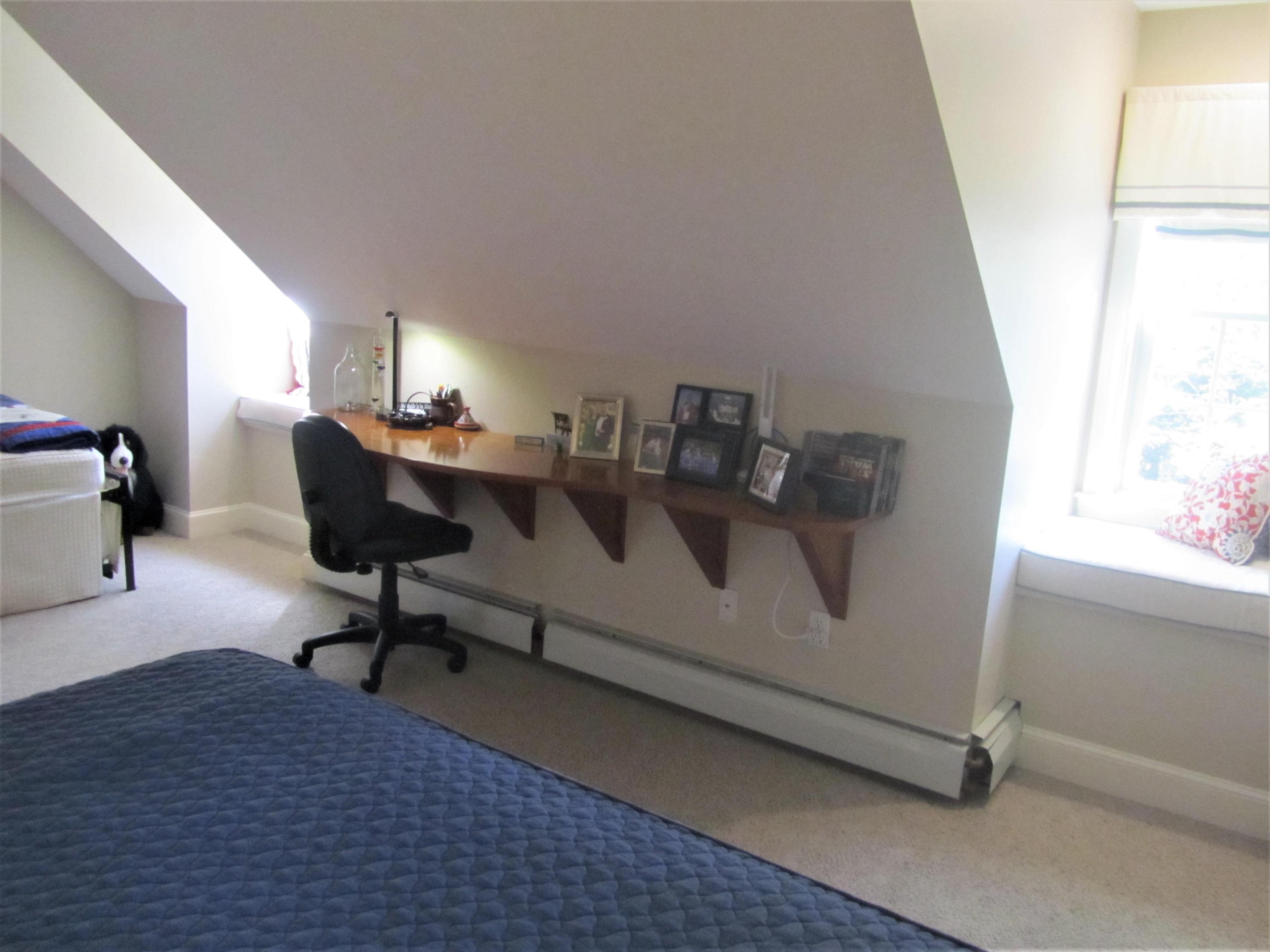 23 Rivers Edge Drive Kennebunk, ME 04043 - Photo 33 of 36 Jordan built-in desk
