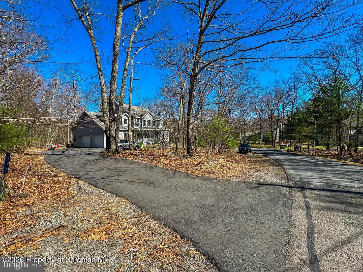 145 Oak Ridge Drive Milford, PA 18337 - Photo 4 of 33 Drive way
