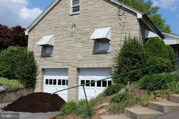 $1,850 | 3702 Old Philadelphia Pike, Gordonville, PA 17529