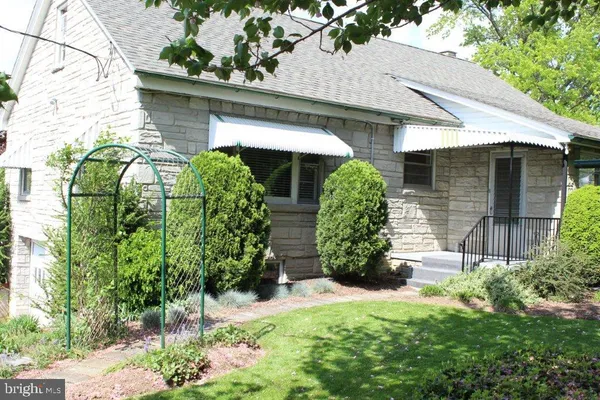 $1,850 | 3702 Old Philadelphia Pike, Gordonville, PA 17529