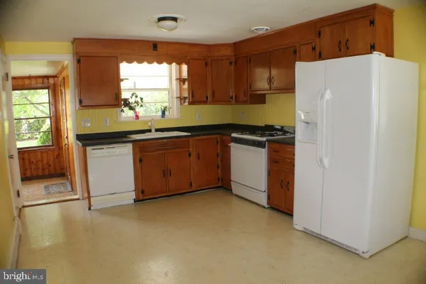 $1,850 | 3702 Old Philadelphia Pike, Gordonville, PA 17529