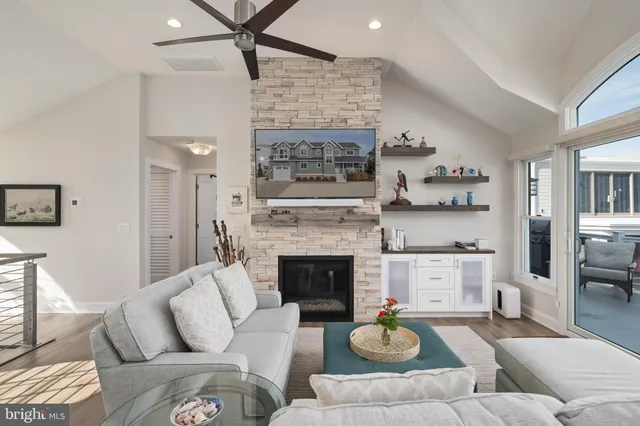 $3,950,000 | 45 Buckingham Avenue, Harvey Cedars, NJ 08008