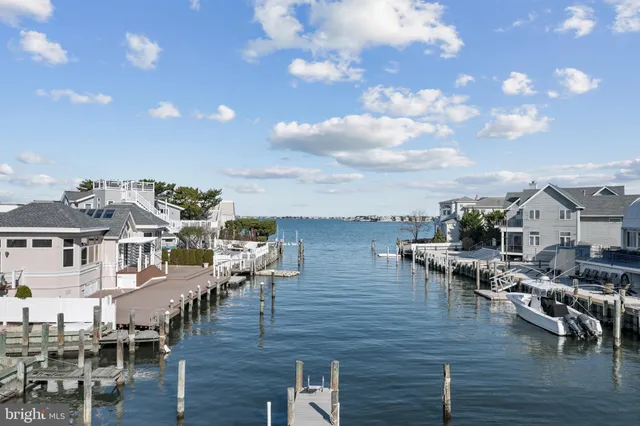 $3,950,000 | 45 Buckingham Avenue, Harvey Cedars, NJ 08008