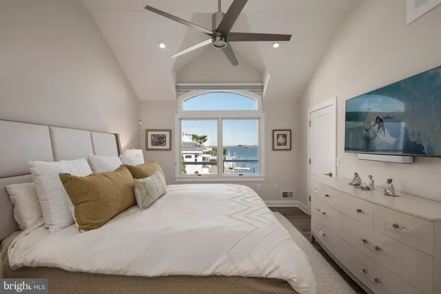 $3,950,000 | 45 Buckingham Avenue, Harvey Cedars, NJ 08008