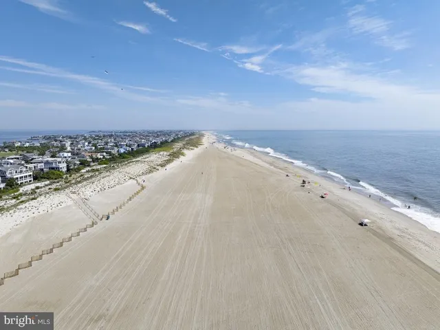 $3,950,000 | 45 Buckingham Avenue, Harvey Cedars, NJ 08008