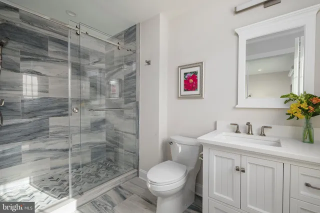 $3,950,000 | 45 Buckingham Avenue, Harvey Cedars, NJ 08008