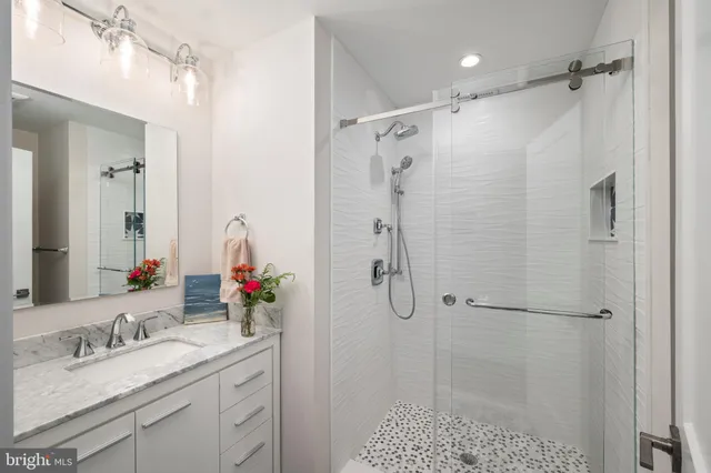 $3,950,000 | 45 Buckingham Avenue, Harvey Cedars, NJ 08008