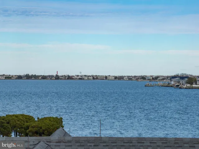 $3,950,000 | 45 Buckingham Avenue, Harvey Cedars, NJ 08008