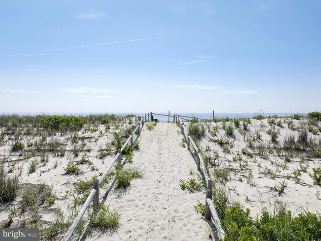 $3,950,000 | 45 Buckingham Avenue, Harvey Cedars, NJ 08008