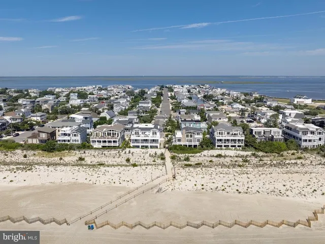 $3,950,000 | 45 Buckingham Avenue, Harvey Cedars, NJ 08008