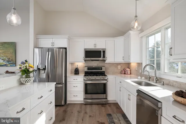 $3,950,000 | 45 Buckingham Avenue, Harvey Cedars, NJ 08008