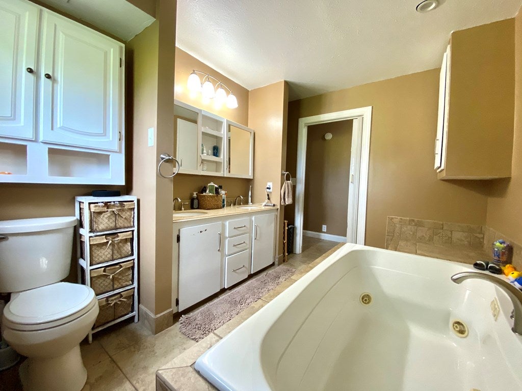 558 Fry Ridge Road Greensburg, KY 42743 - Photo 20 of 36 Gallery Image 20