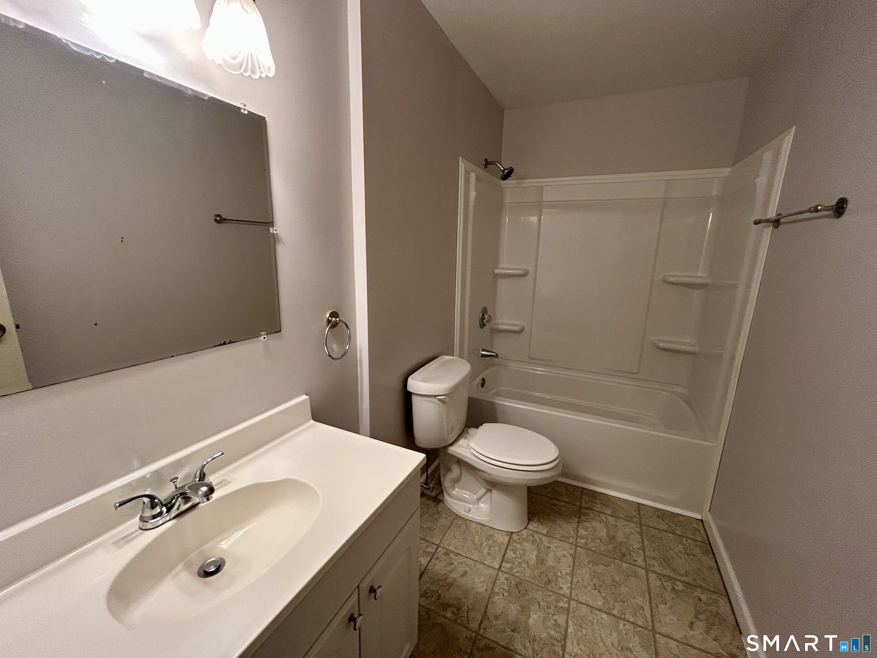 19 Surrey Lane, Unit 19 Torrington, CT 06790 - Photo 9 of 20