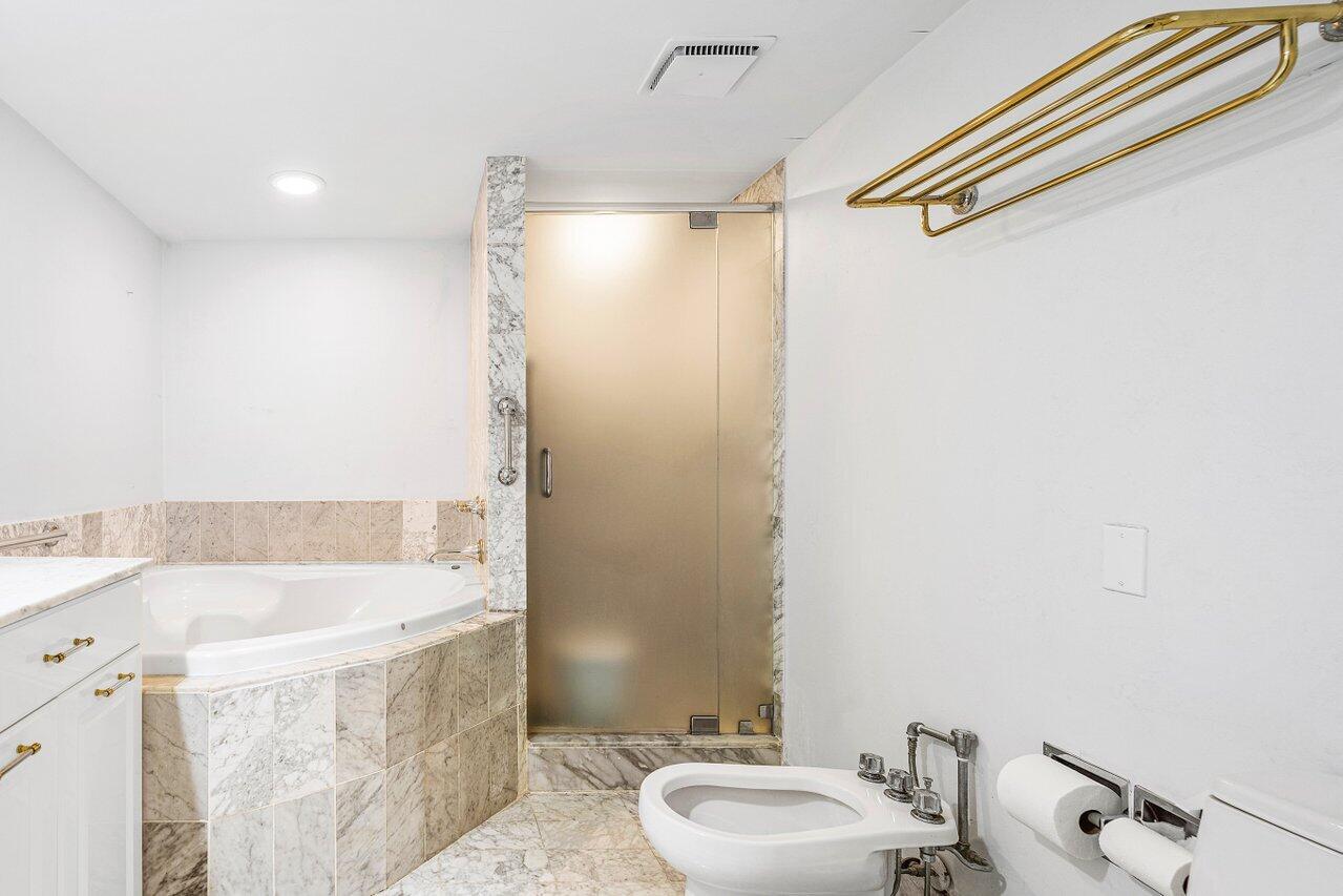 1401 South Ocean Boulevard, Unit 2060 Boca Raton, FL 33432 - Photo 19 of 41 021-1401SouthOceanBoulevard-BocaRaton-FL