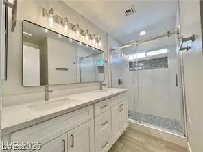 $2,100 | 8456 West Gilmore Avenue, Las Vegas, NV 89129