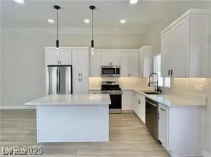 $2,100 | 8456 West Gilmore Avenue, Las Vegas, NV 89129