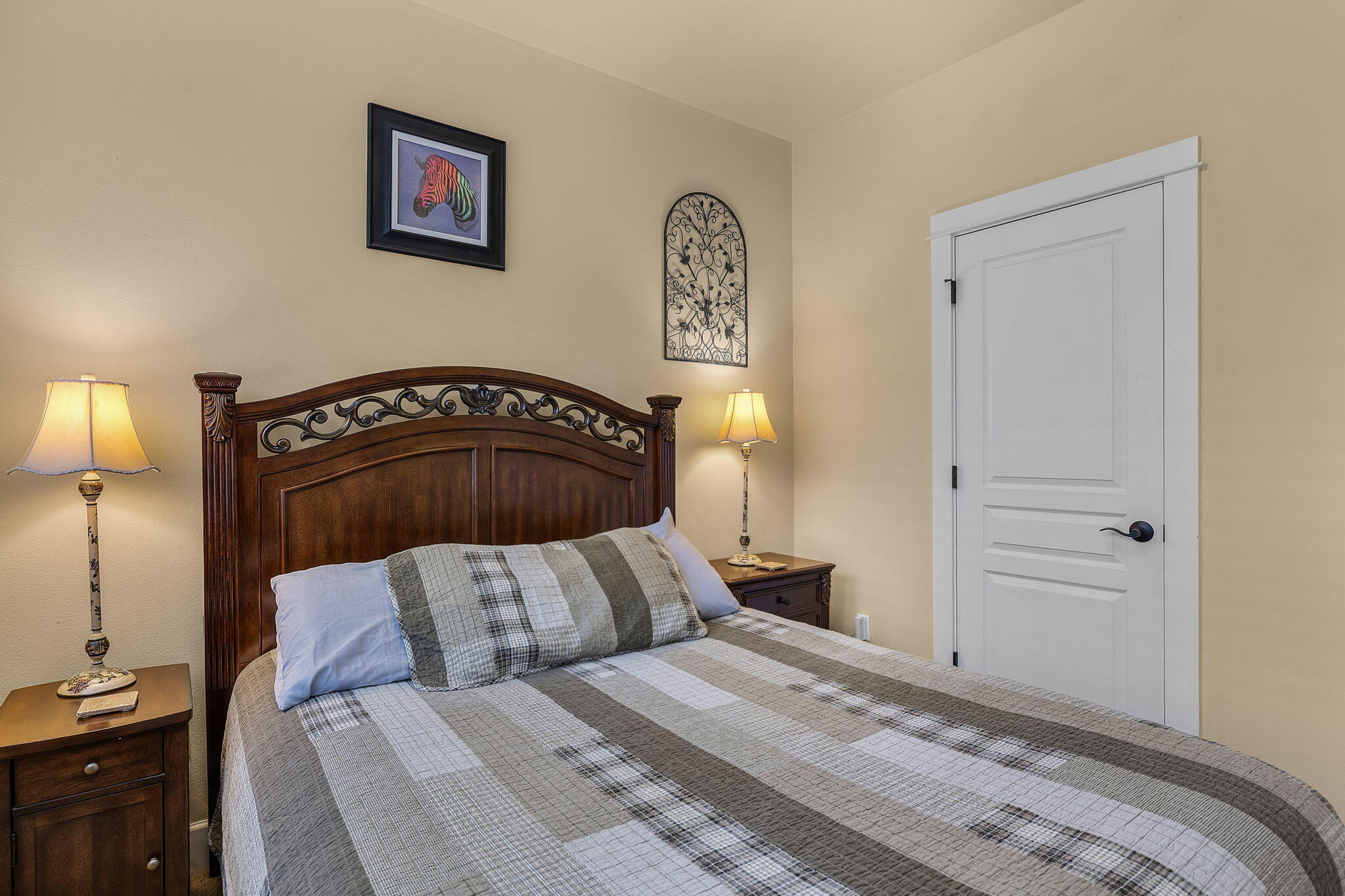 935 Southwest Chamberlain Street Bend, OR 97702 - Photo 26 of 33 3rd Bedroom with full bath nearby