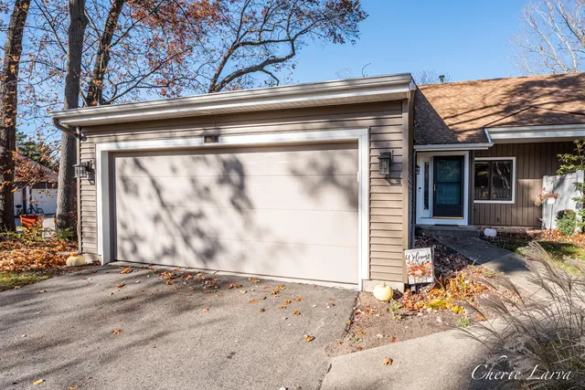 $395,000 | 6615 Bella Vista Drive Northeast, Rockford, MI 49341