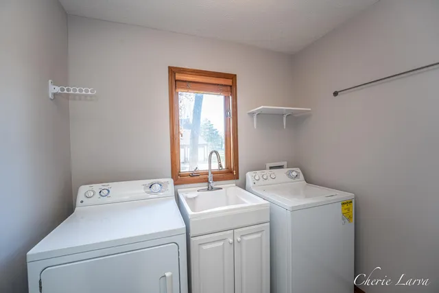 $395,000 | 6615 Bella Vista Drive Northeast, Rockford, MI 49341