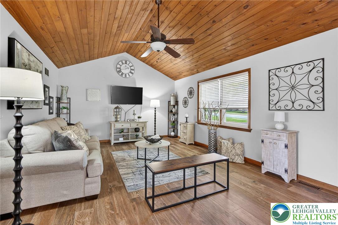 1611 Sleepy Hollow Road Quakertown, PA 18951 - Photo 11 of 57 Gorgeous Flooring