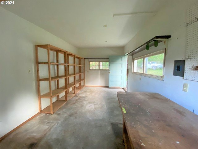 55485 Goodwin Road Bandon, OR 97411 - Photo 27 of 32 Workshop