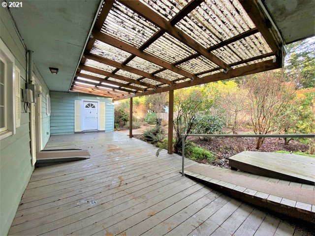 55485 Goodwin Road Bandon, OR 97411 - Photo 31 of 32 Covered Porch