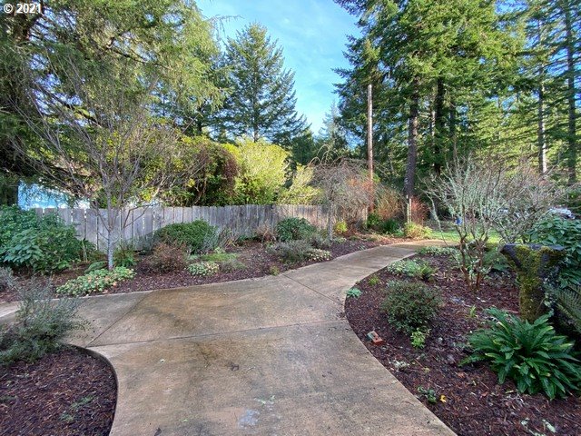 55485 Goodwin Road Bandon, OR 97411 - Photo 5 of 32 Yard