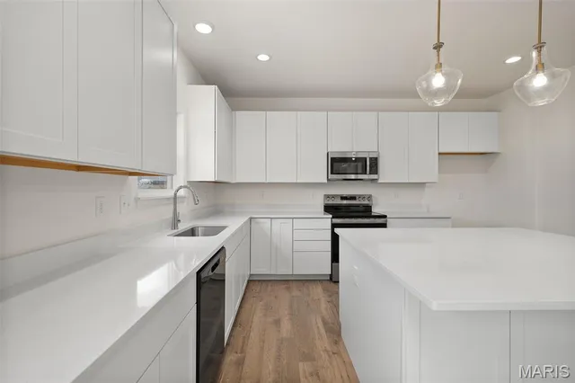 $467,020 | 1416 Bloomfield Drive, Eureka, MO 63025