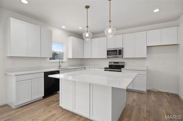 $467,020 | 1416 Bloomfield Drive, Eureka, MO 63025